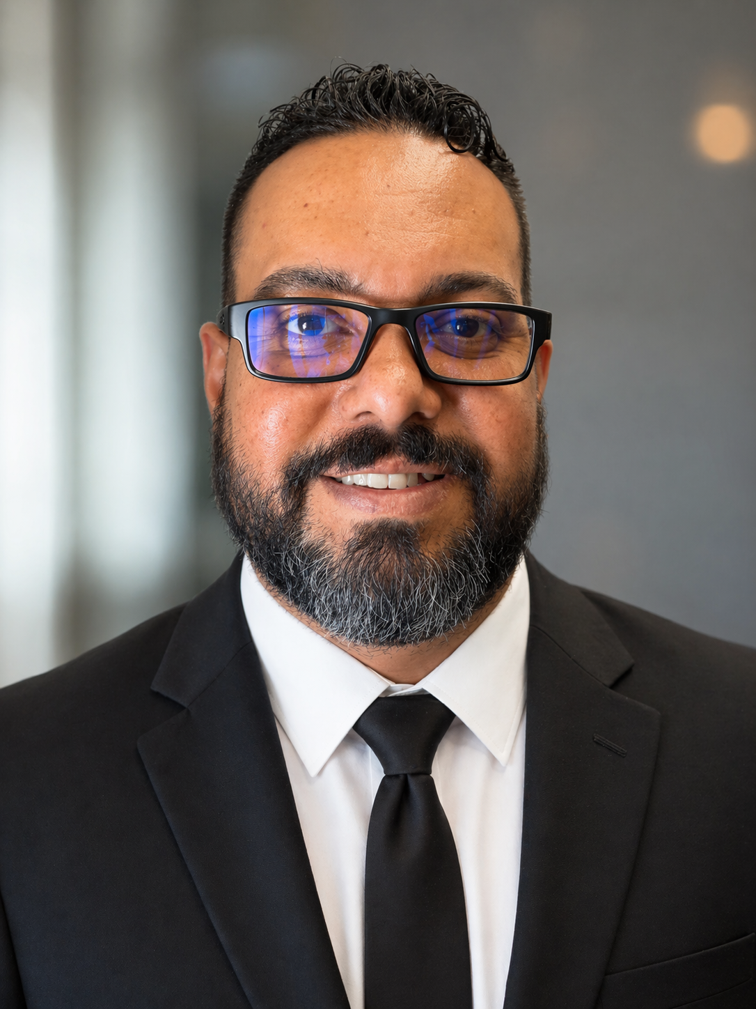 Headshot Michael Cupeles